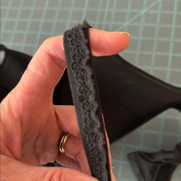 Maidenform Black Underwire Bra with Molded Cups - Picture 6 of 6